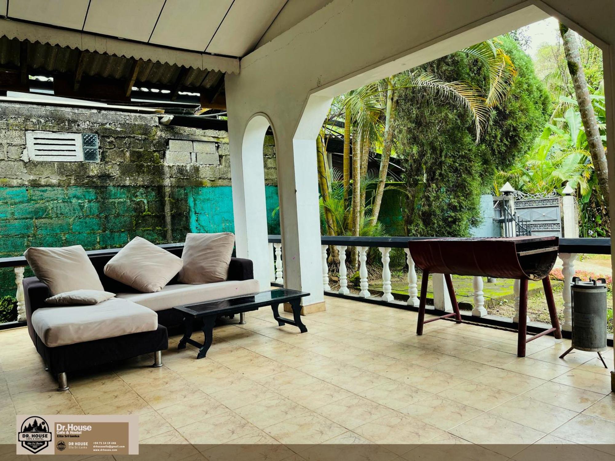 Dr House Ella - Hostel & Cafe Luaran gambar