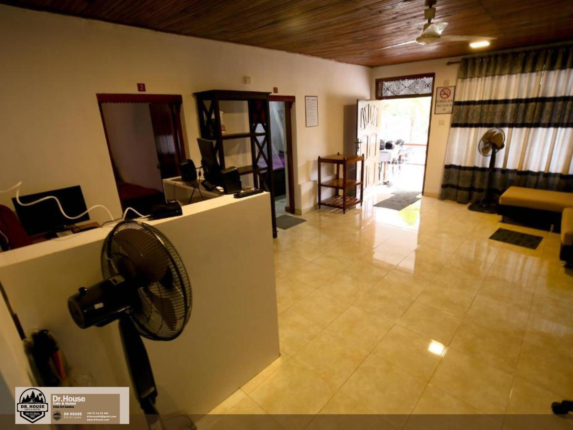 Dr House Ella - Hostel & Cafe Luaran gambar